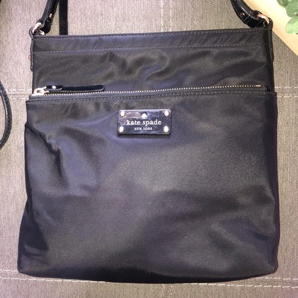 Classic Black Kate Spade Crossbody - SOLD - Picture 2 of 6